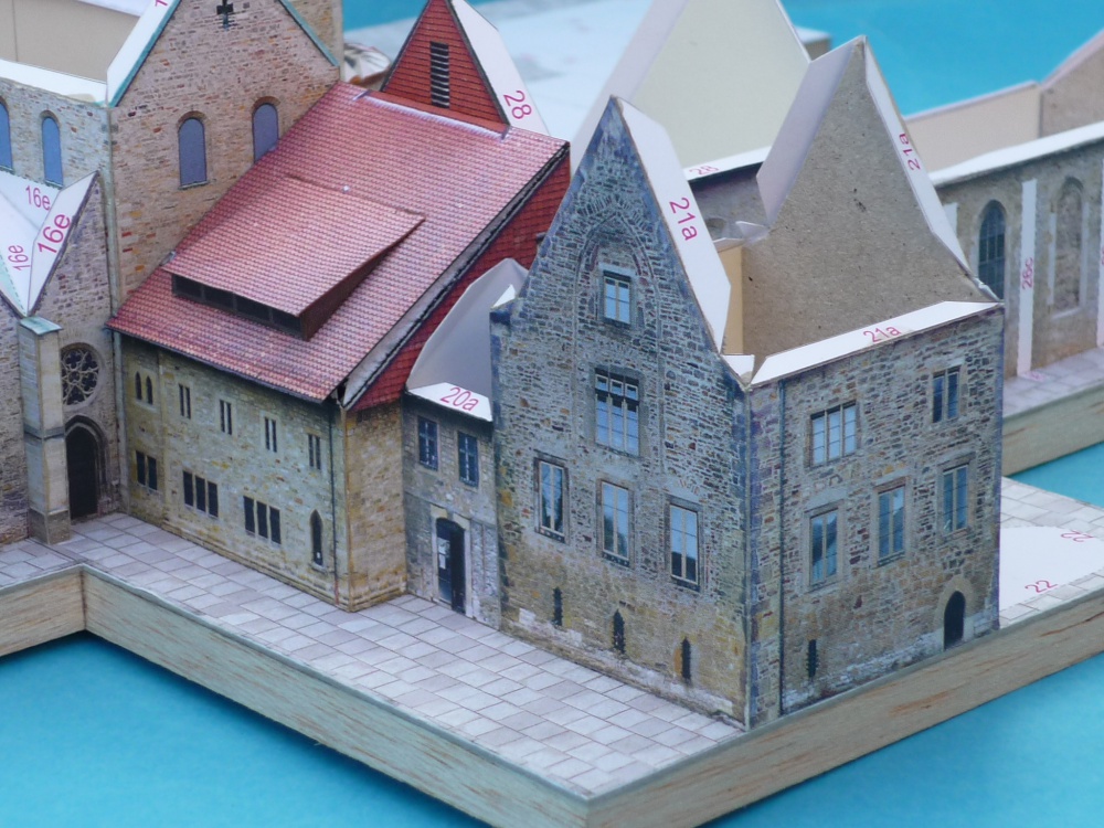 276985