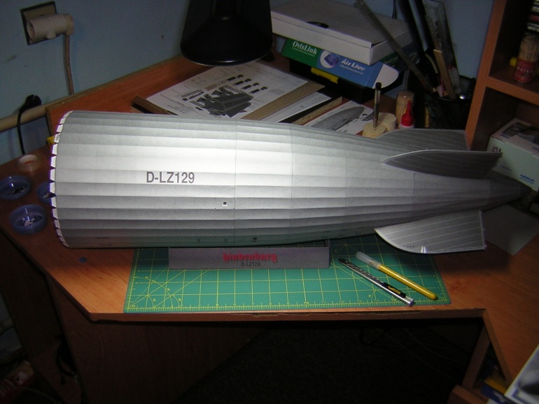 LZ-129 Hindenburg (Plná velikost v novém okně) LZ-129 Hindenburg