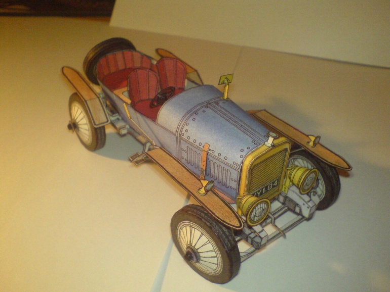 HISPANO-SUIZA z roku 1919 (Plná velikost v novém okně) HISPANO-SUIZA z roku 1919