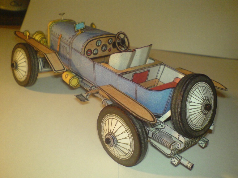 HISPANO-SUIZA z roku 1919 (Plná velikost v novém okně) HISPANO-SUIZA z roku 1919