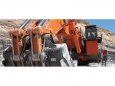 HITACHi EX 8000 