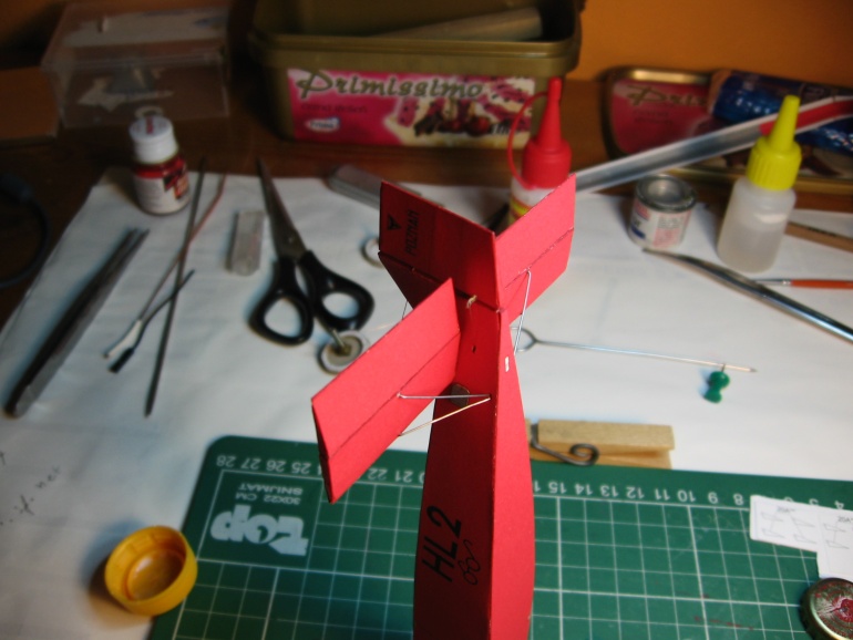 25647