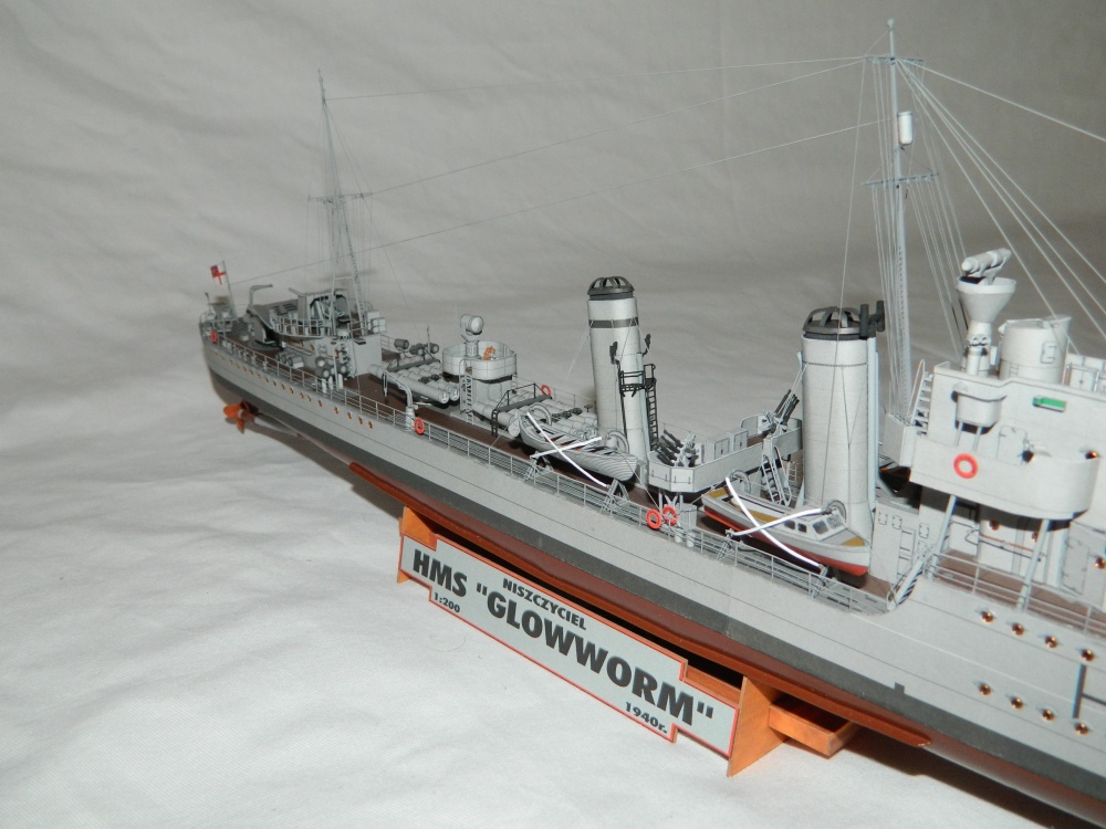 HMS Glowworm (Plná velikost v novém okně) HMS Glowworm