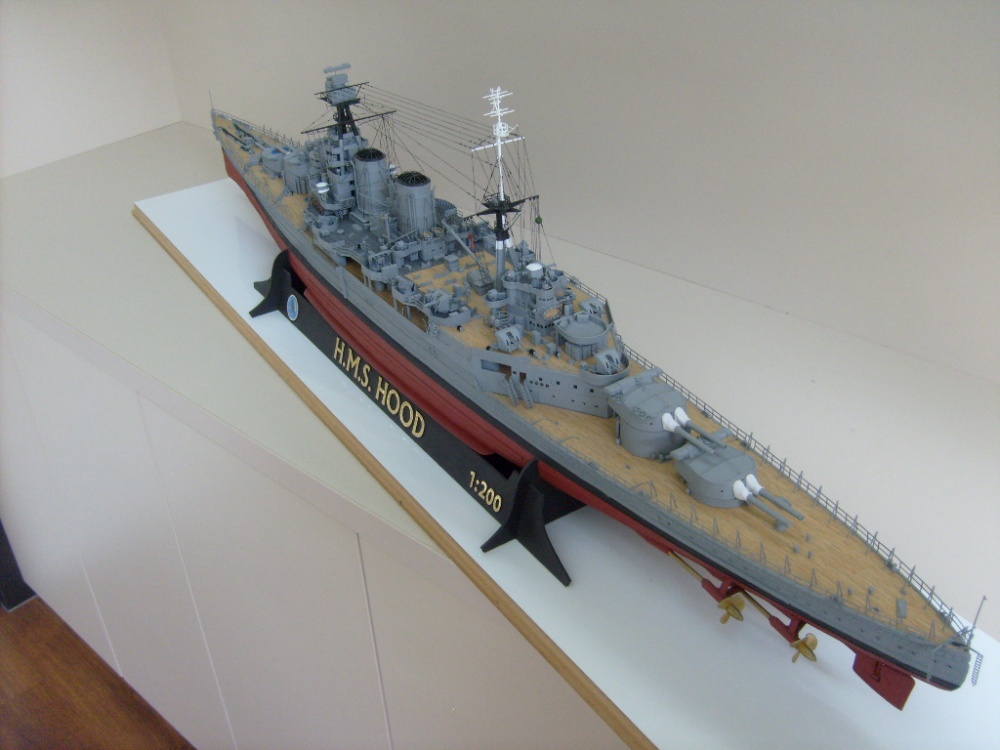 HMS Hood (Plná velikost v novém okně) HMS Hood