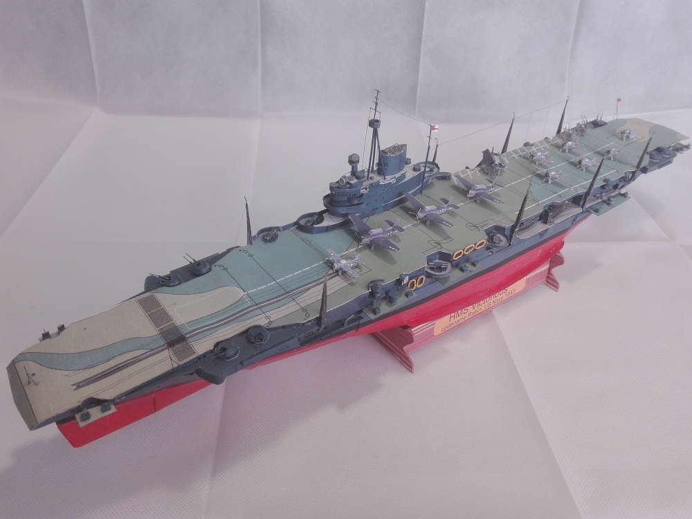 HMS Victorious (Plná velikost v novém okně) HMS Victorious