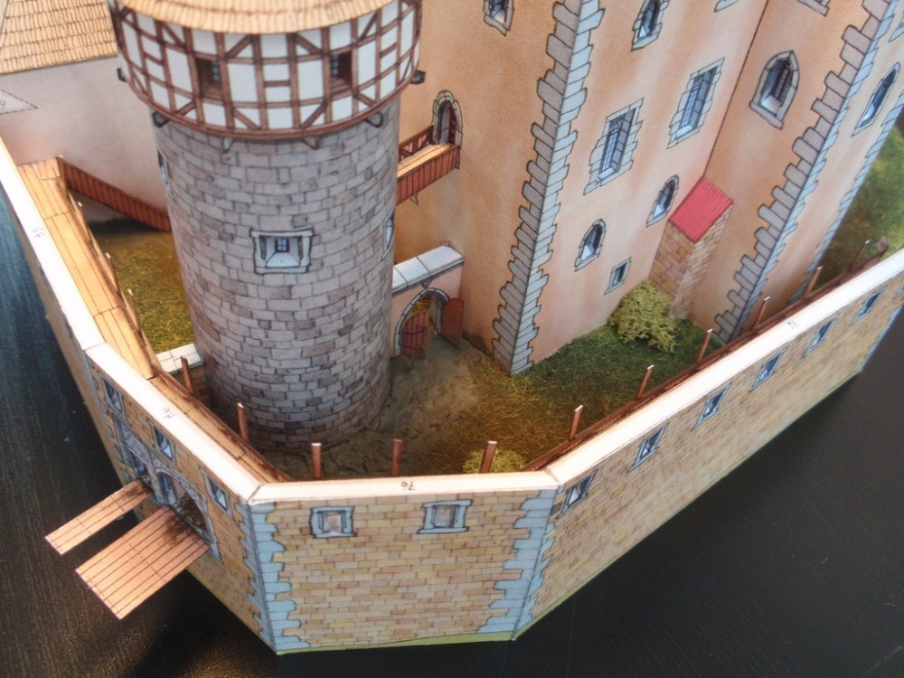 Hrad Dražice (Plná velikost v novém okně) Hrad Dražice