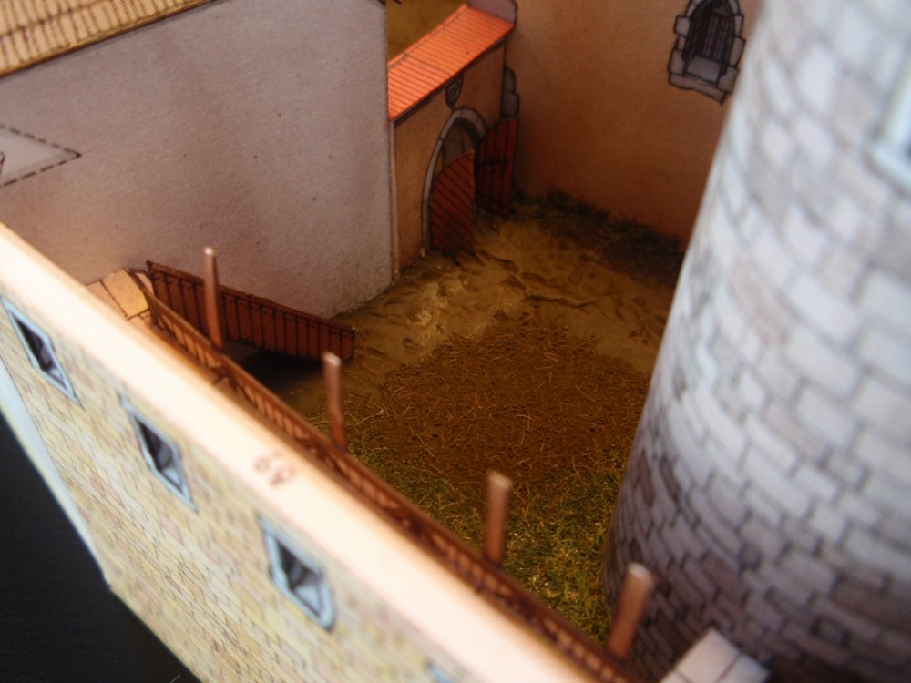 Hrad Dražice (Plná velikost v novém okně) Hrad Dražice
