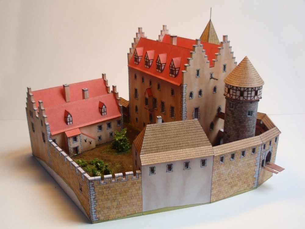 Hrad Dražice (Plná velikost v novém okně) Hrad Dražice