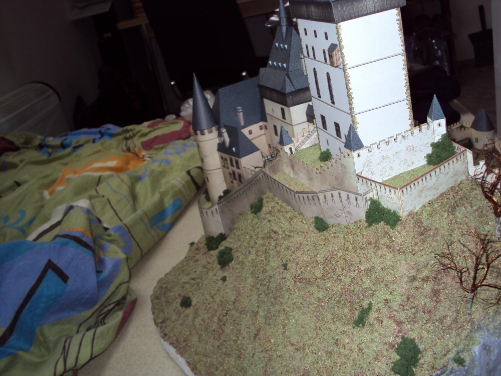 Hrad Karlštejn (Plná velikost v novém okně) Hrad Karlštejn