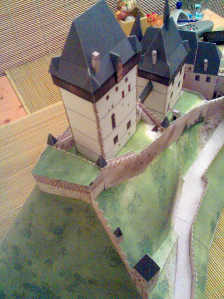 Hrad Karlštejn (Plná velikost v novém okně) Hrad Karlštejn