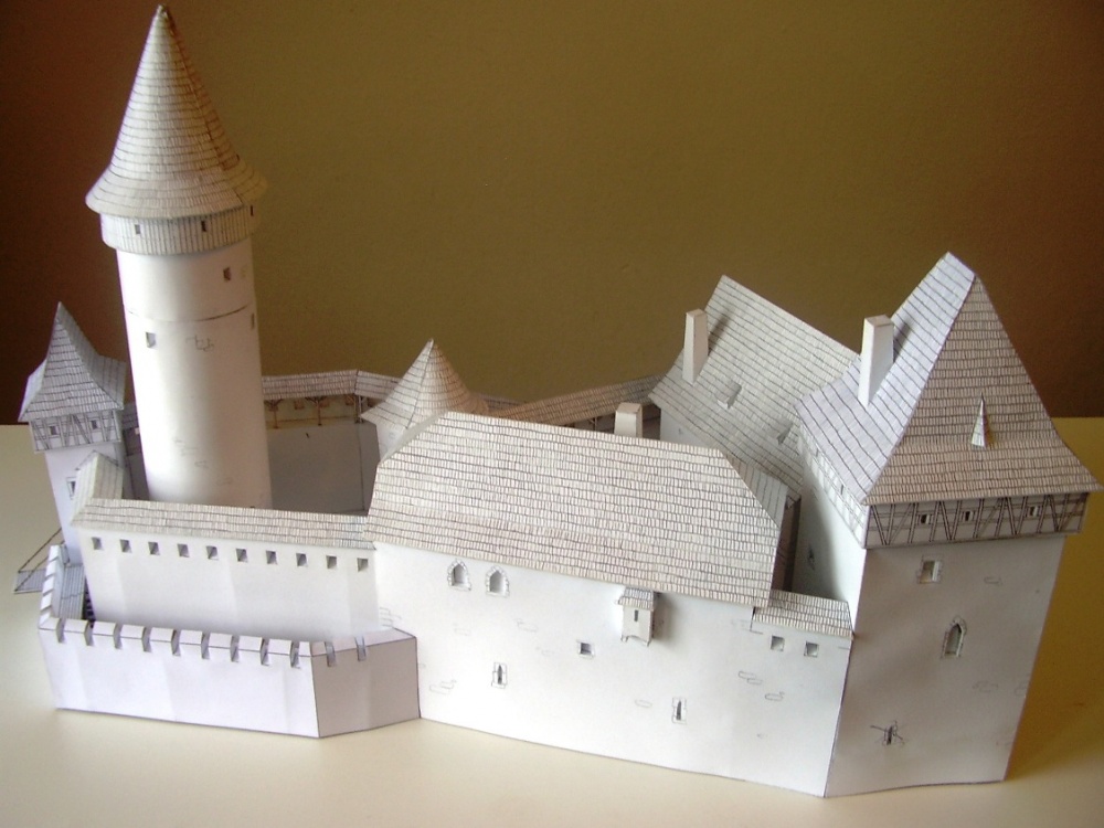 Hrad Krašov (Plná velikost v novém okně) Hrad Krašov