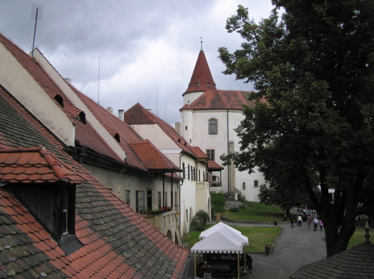Hrad Křivoklát - foto skutečné stavby (Plnďż˝ velikost v novďż˝m oknďż˝) Hrad Křivoklát - foto skutečné stavby