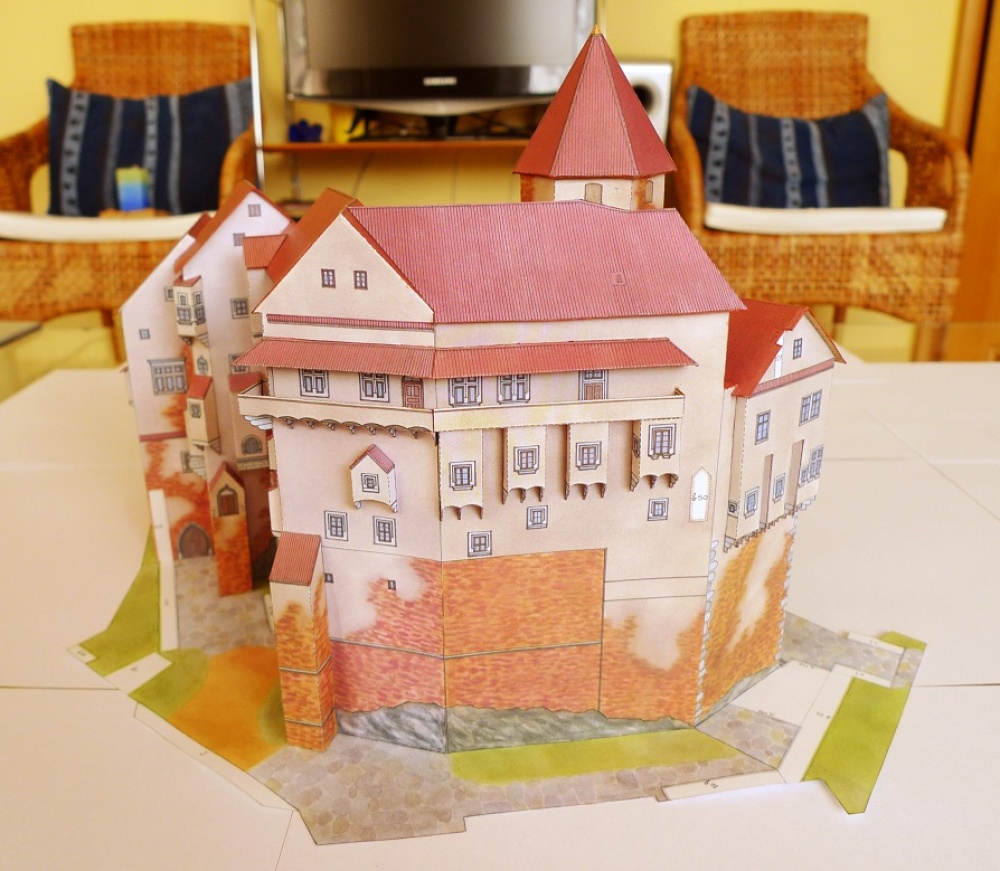 Hrad Pernštejn (Plná velikost v novém okně) Hrad Pernštejn