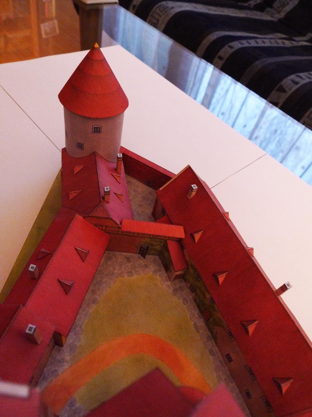 Hrad Pernštejn (Plná velikost v novém okně) Hrad Pernštejn