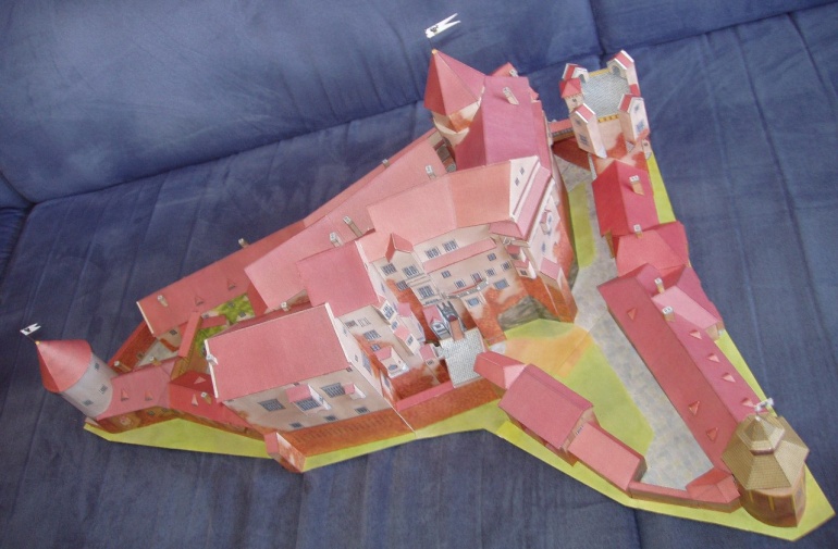 Hrad Pernštejn (Plná velikost v novém okně) Hrad Pernštejn
