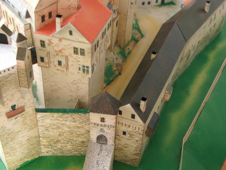 Hrad Pernštejn (Plná velikost v novém okně) Hrad Pernštejn