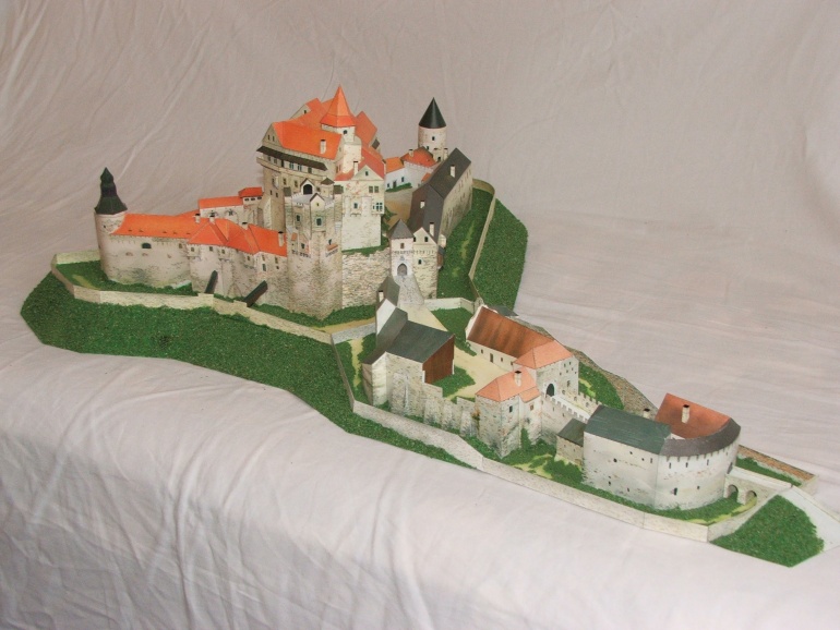Hrad Pernštejn (Plná velikost v novém okně) Hrad Pernštejn