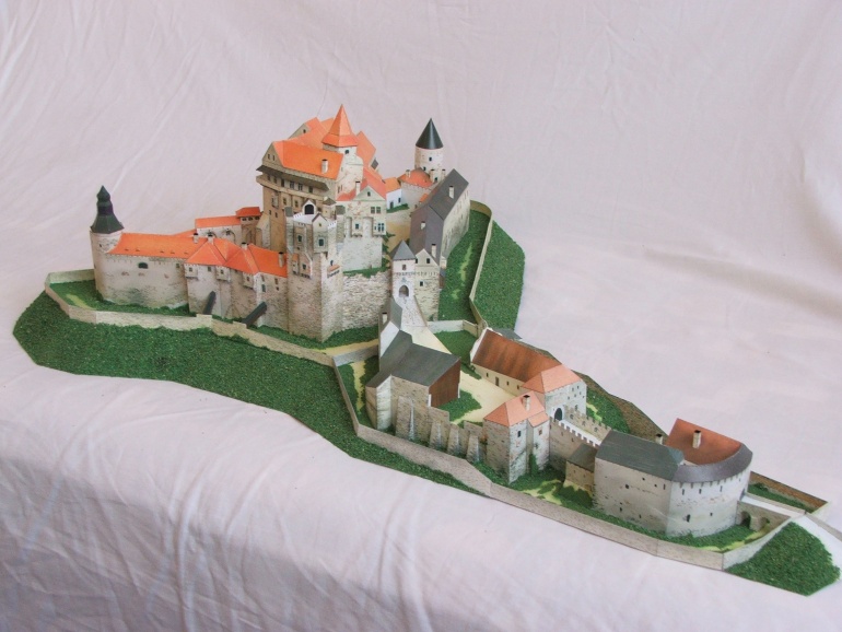 Hrad Pernštejn (Plnďż˝ velikost v novďż˝m oknďż˝) Hrad Pernštejn