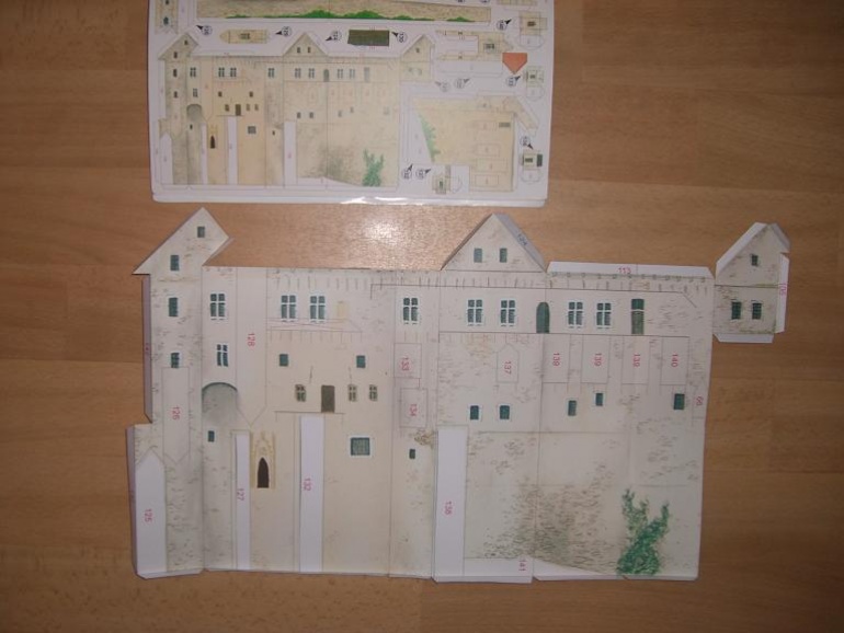 Hrad Pernštejn (Plná velikost v novém okně) Hrad Pernštejn