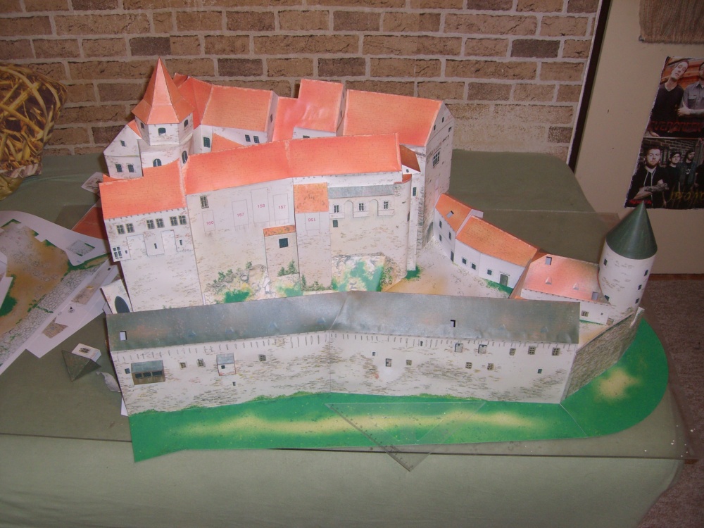 Hrad Pernštejn (Plná velikost v novém okně) Hrad Pernštejn
