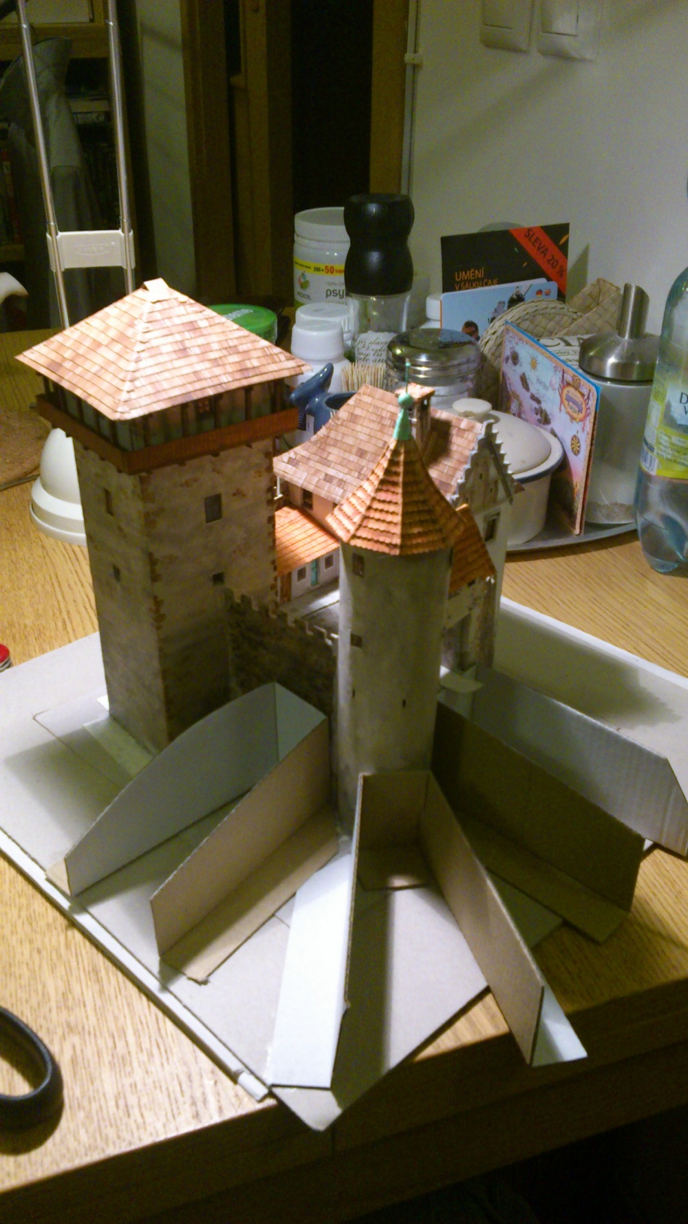 Hrad pro modelové kolejiště (Plná velikost v novém okně) Hrad pro modelové kolejiště