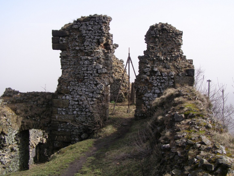 Hrad Ralsko (Plná velikost v novém okně) Hrad Ralsko