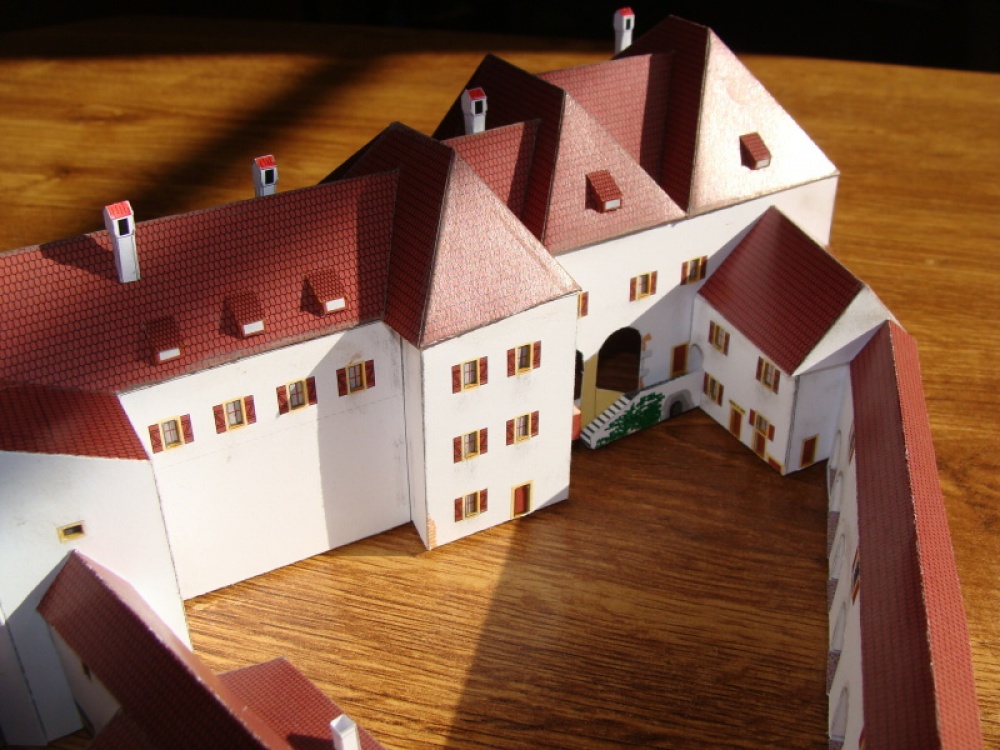 hrad Ro�tejn