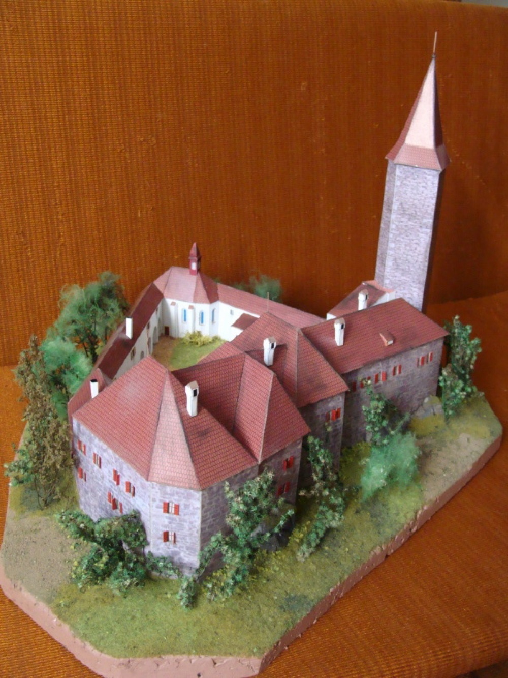 hrad Ro�tejn