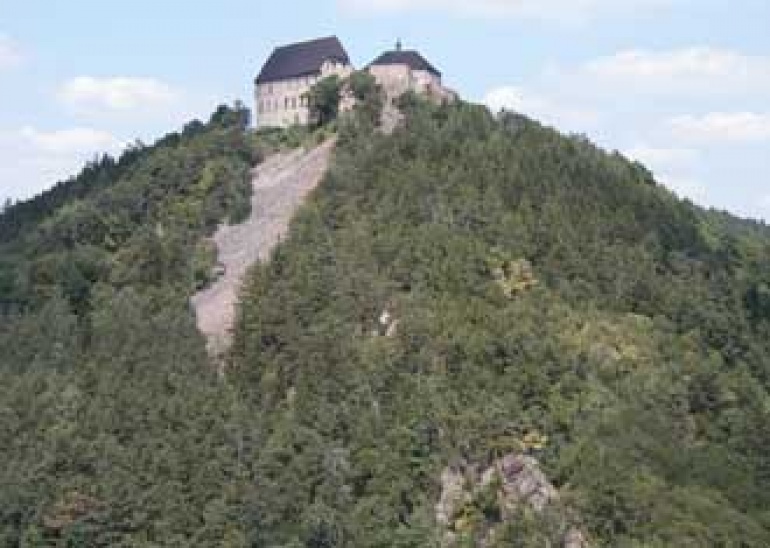 Hrad To�n�k