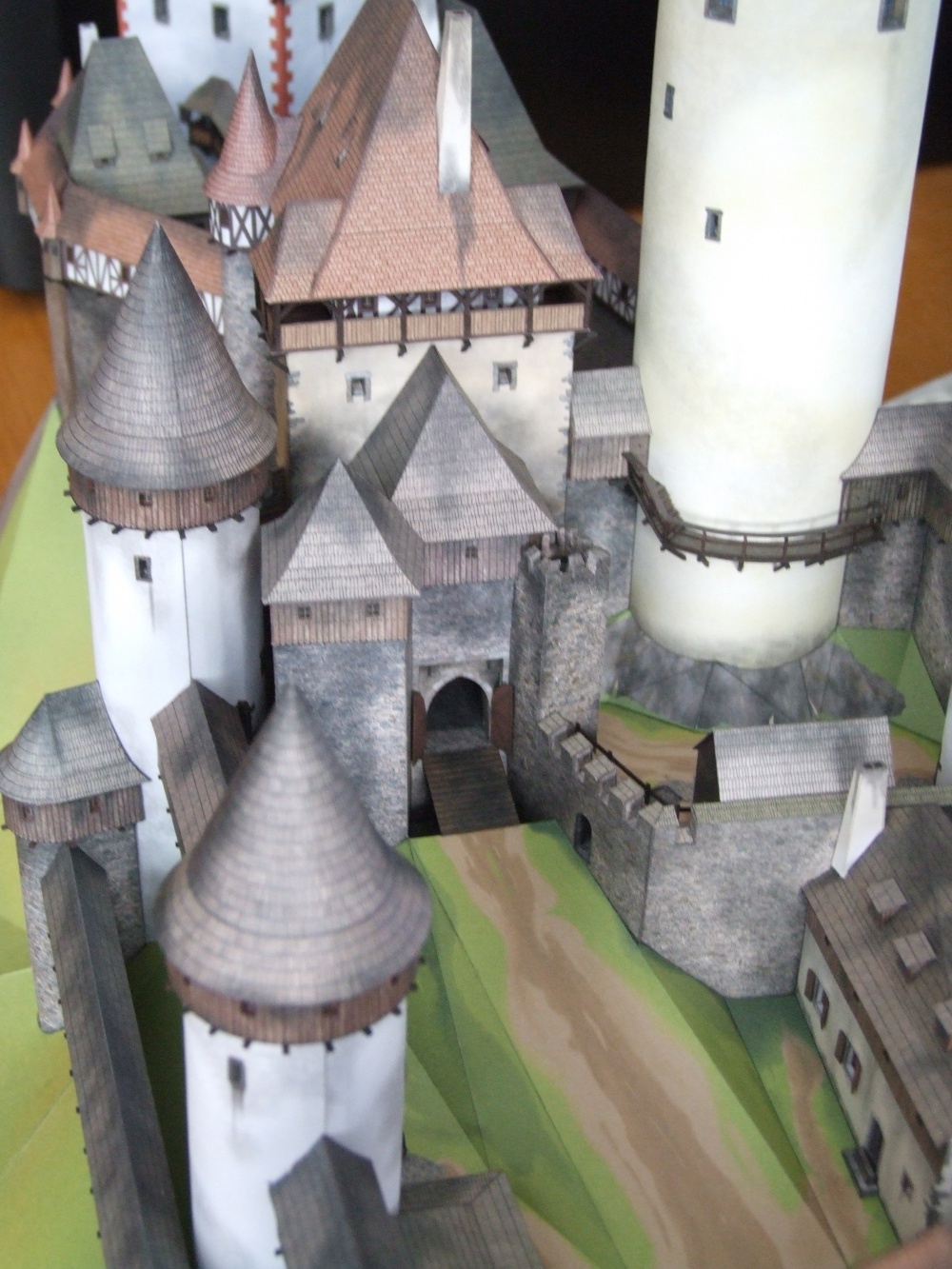 hrad Týřov (Plná velikost v novém okně) hrad Týřov