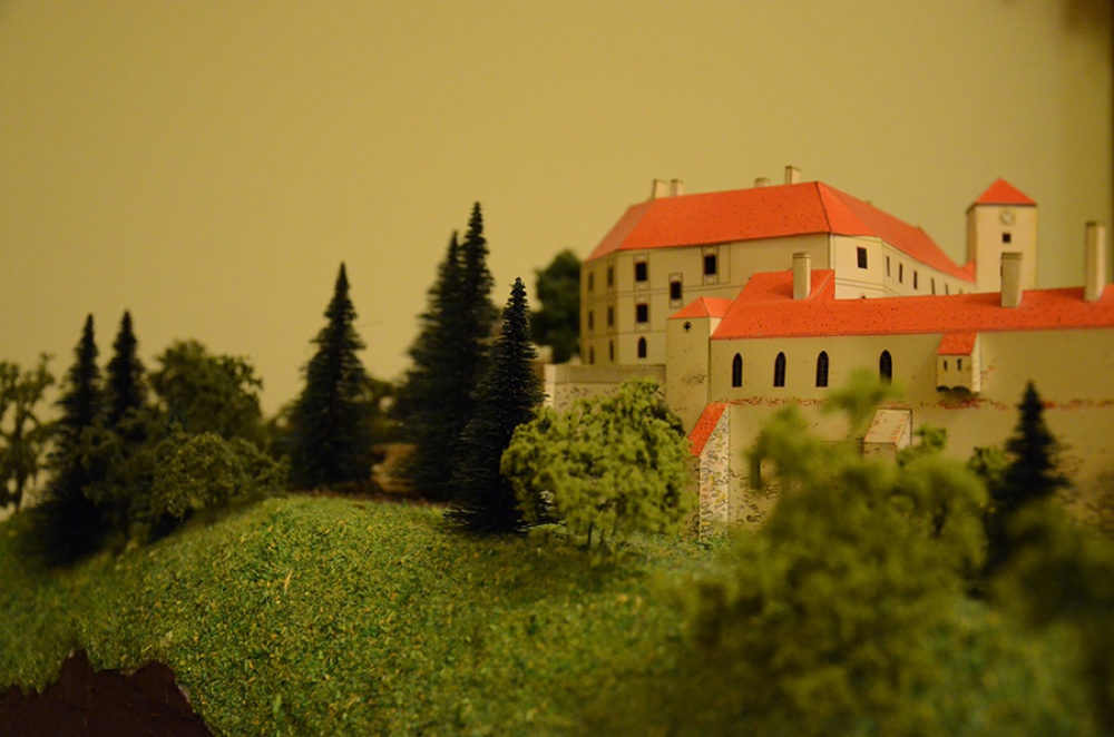 Hrad Bitov (Plná velikost v novém okně) Hrad Bitov