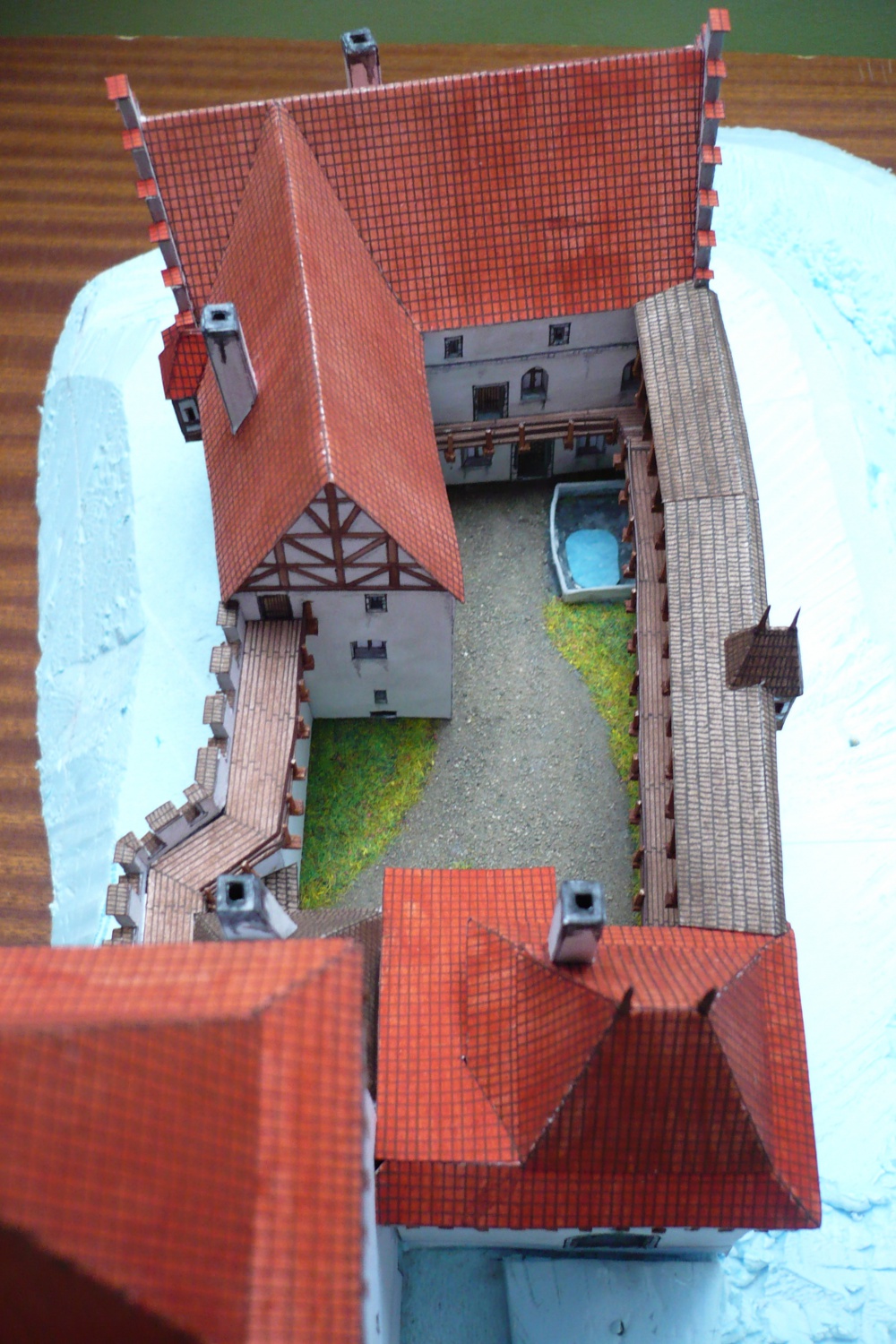 hrad Buben v 15. století (Plná velikost v novém okně) hrad Buben v 15. století