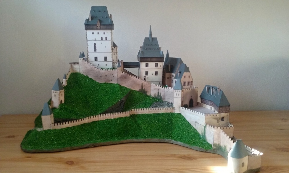 Hrad Karl�t�jn