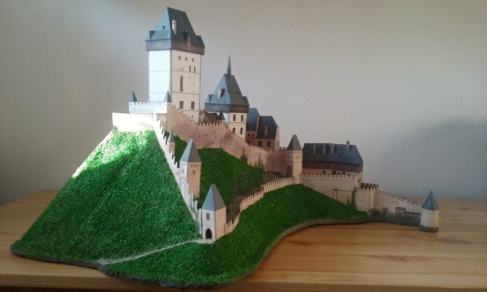 Hrad Karlštějn (Plnďż˝ velikost v novďż˝m oknďż˝) Hrad Karlštějn