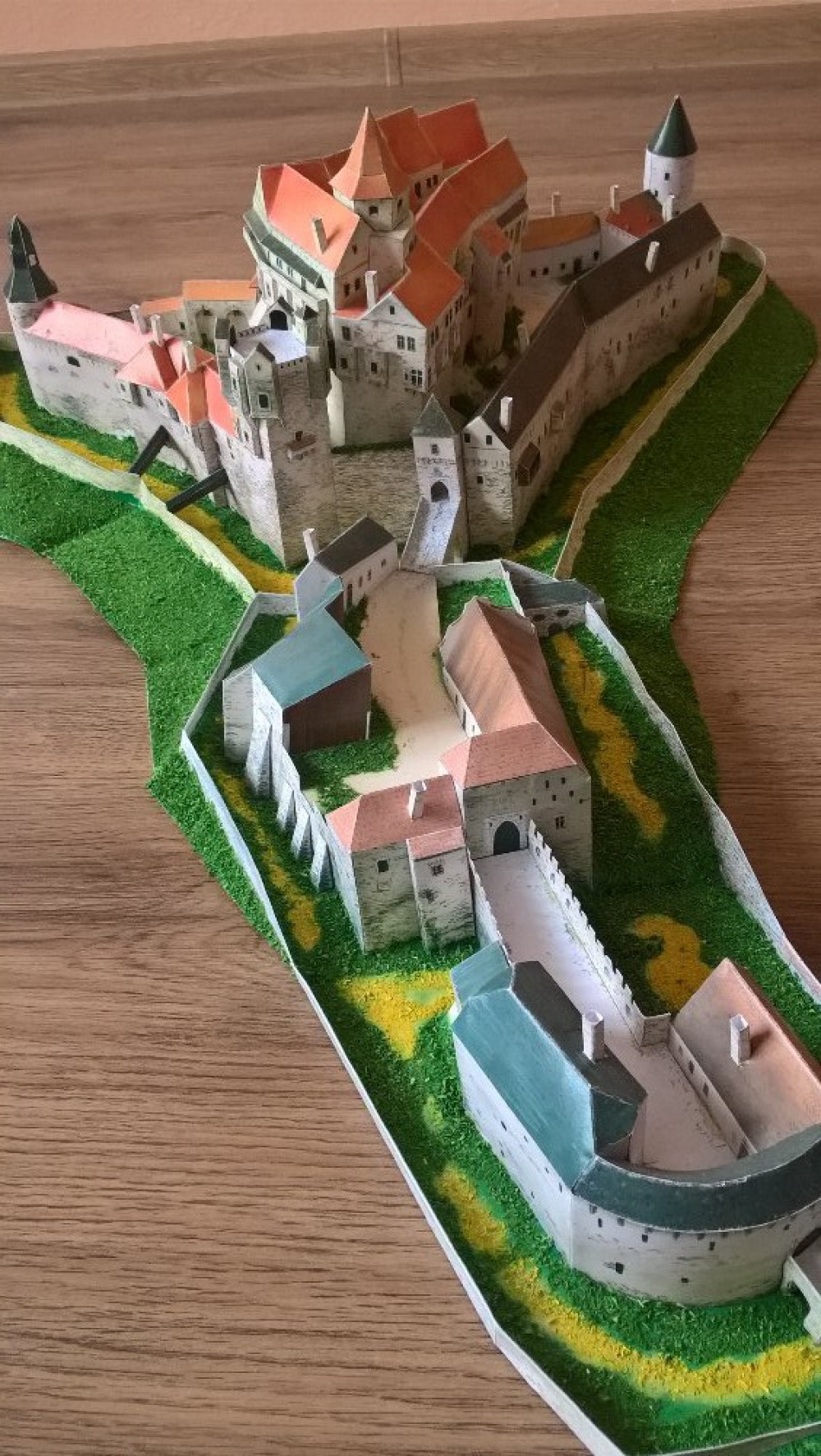 Hrad Pernštejn (Plná velikost v novém okně) Hrad Pernštejn