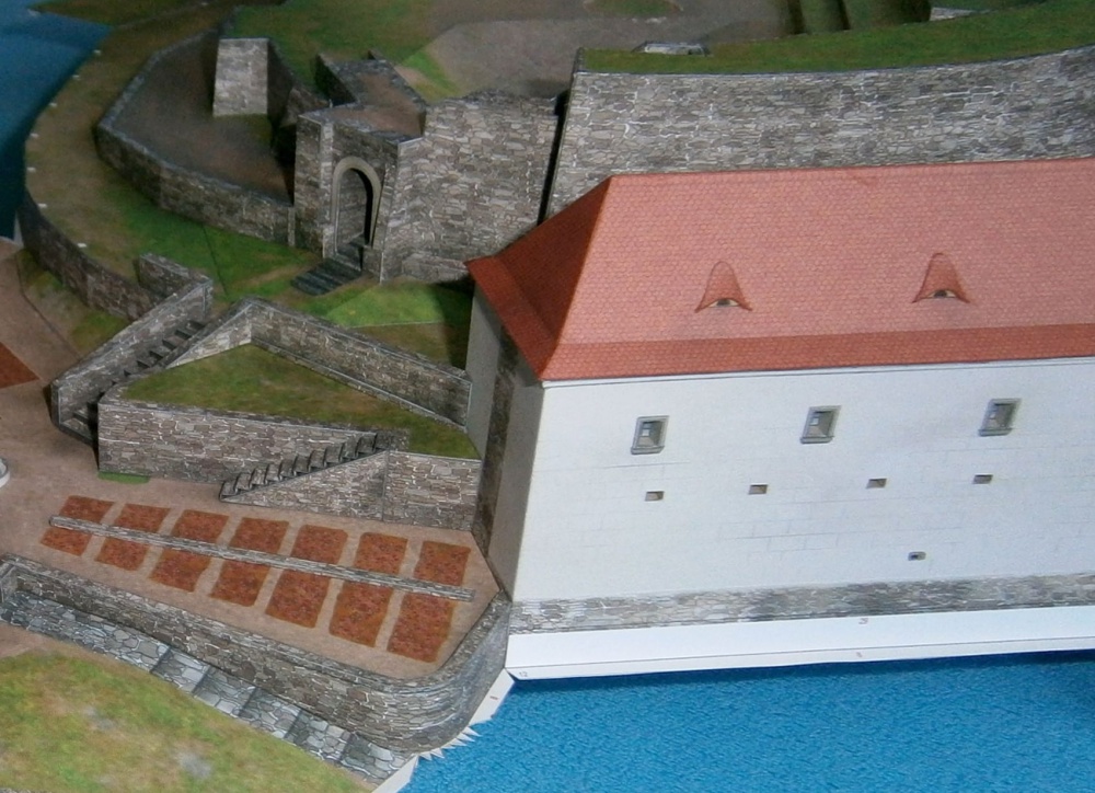 Hrad Svojanov (Plná velikost v novém okně) Hrad Svojanov