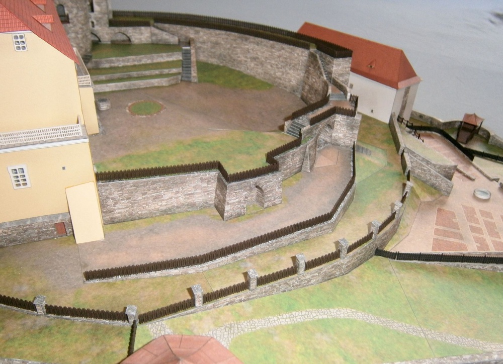 Hrad Svojanov (Plná velikost v novém okně) Hrad Svojanov