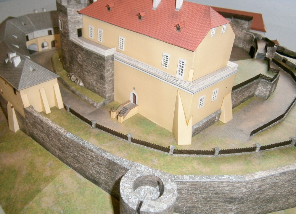 Hrad Svojanov (Plná velikost v novém okně) Hrad Svojanov