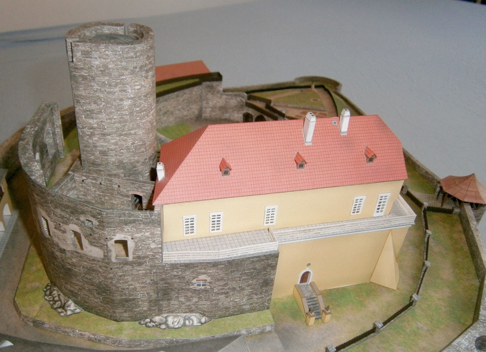 Hrad Svojanov (Plná velikost v novém okně) Hrad Svojanov