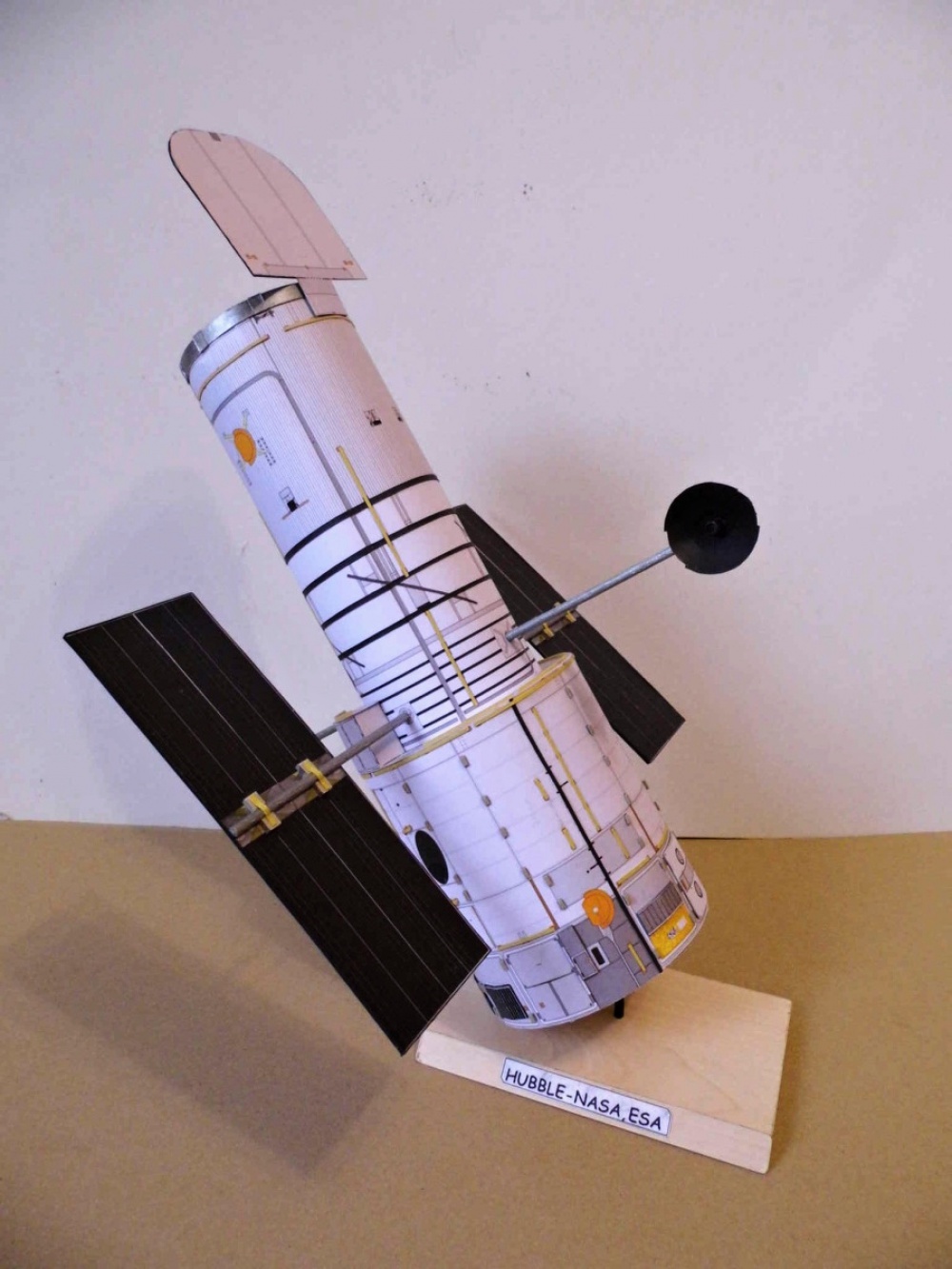 Hubble (Pln� velikost v nov�m okn�) Hubble