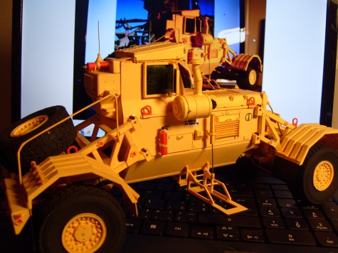  Husky MK III /1:25/ US -ARMY Beta