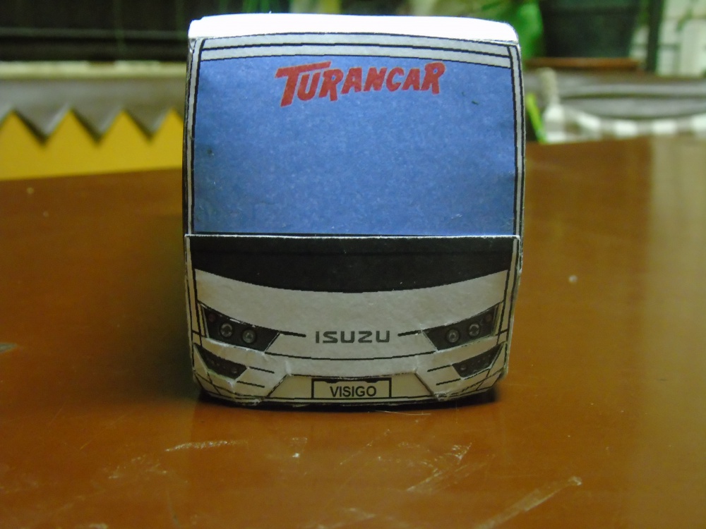 Isuzu Visigo (Plná velikost v novém okně) Isuzu Visigo
