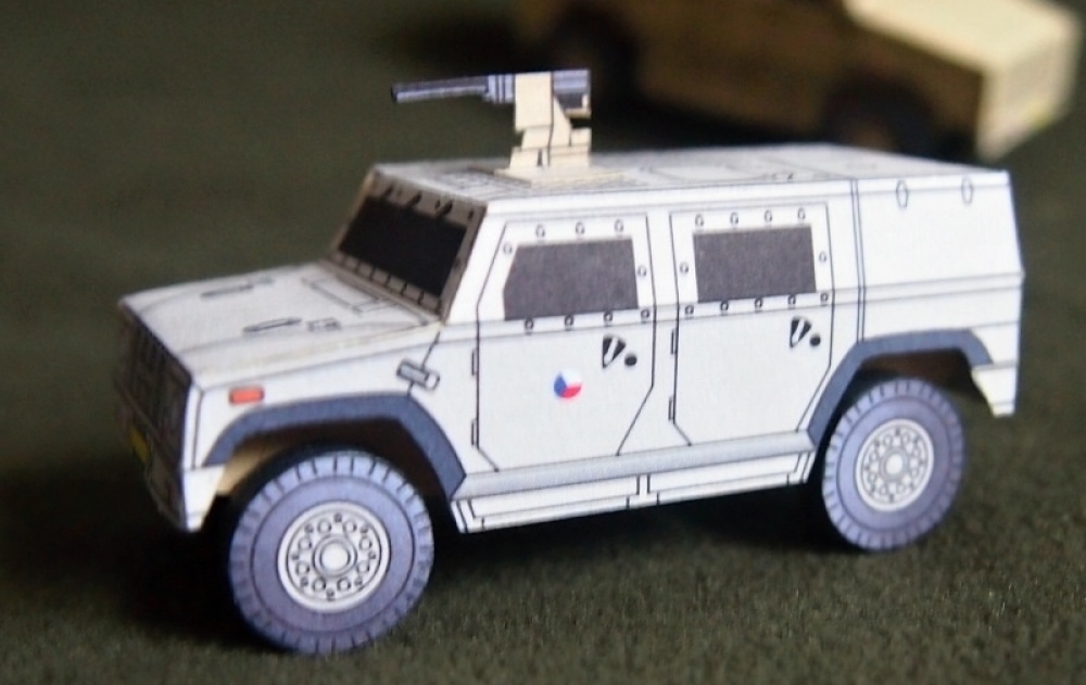 Iveco LMV 1/72 (Plná velikost v novém okně) Iveco LMV 1/72