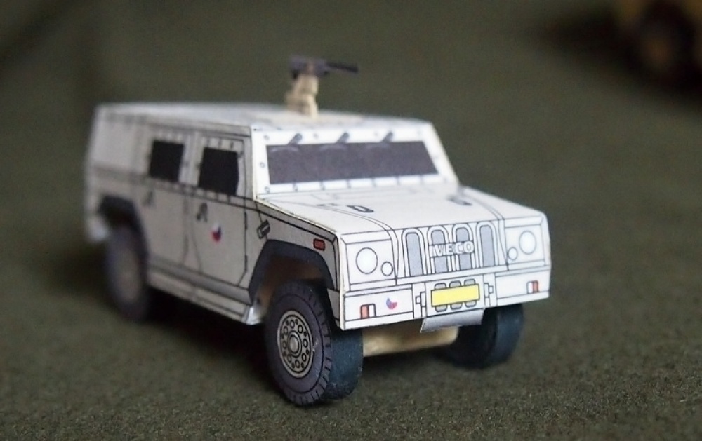 Iveco LMV 1/72 (Plná velikost v novém okně) Iveco LMV 1/72