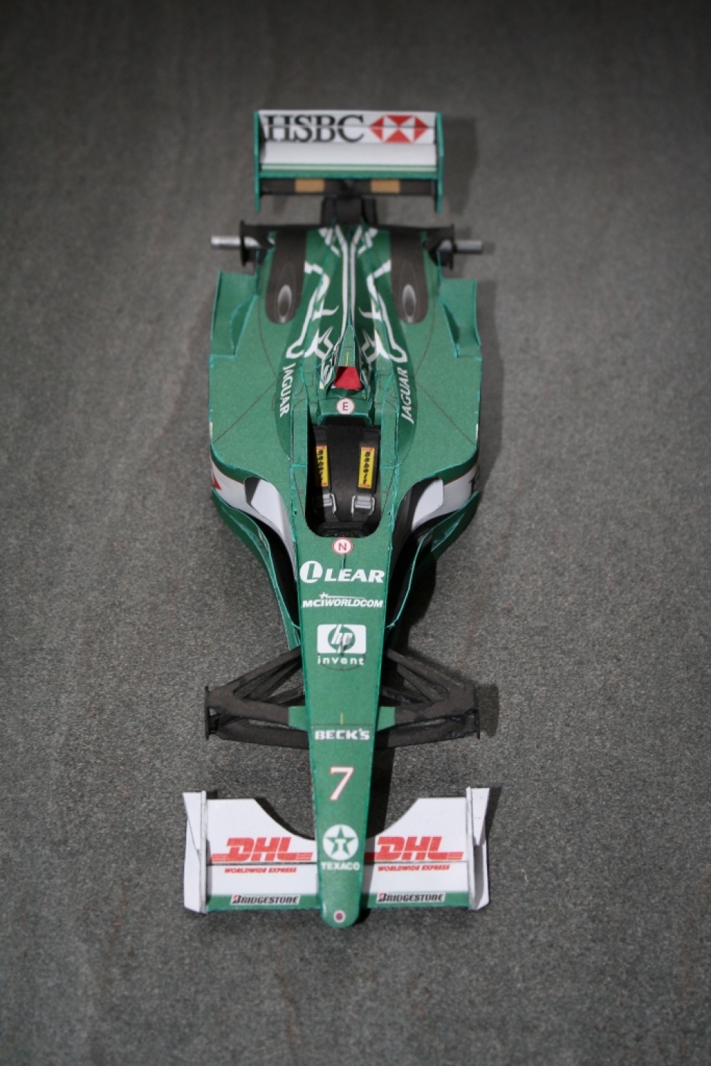 Jaguar R1 2000 (Plná velikost v novém okně) Jaguar R1 2000