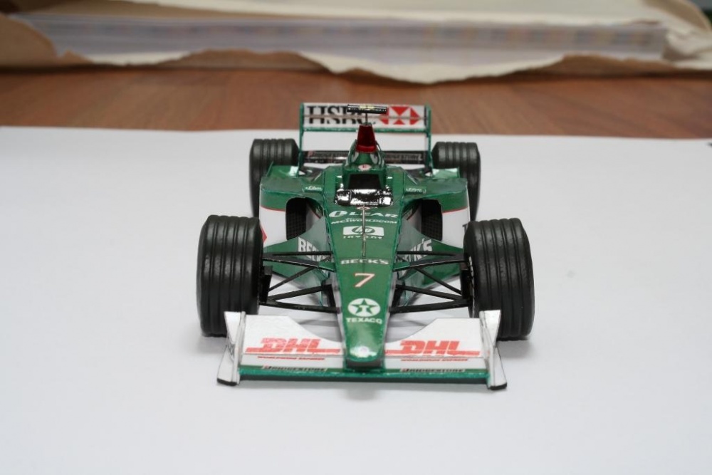 Jaguar R1 2000