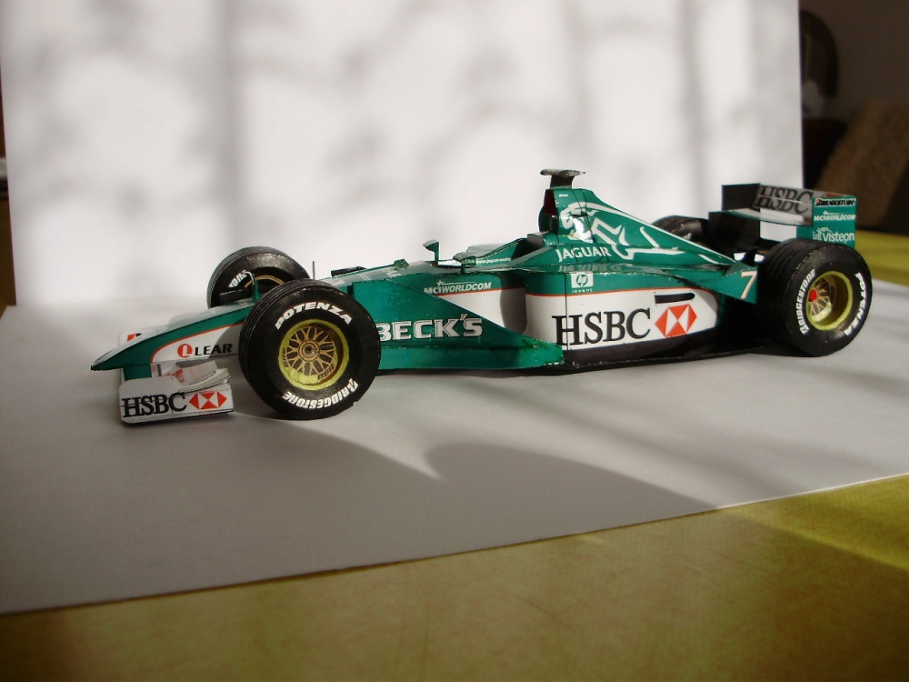 JAGUAR R1 (Plná velikost v novém okně) JAGUAR R1