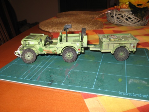 Jeep Willys MB s přívěsem Jeep Willys MB s přívěsem