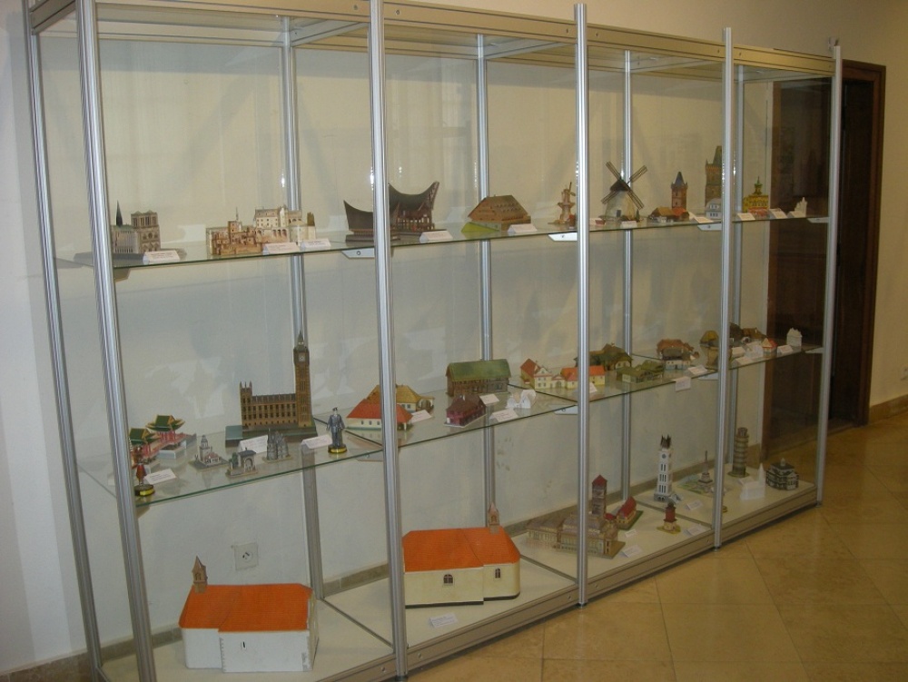 J�lov� u Prahy - v�stava model� architektury