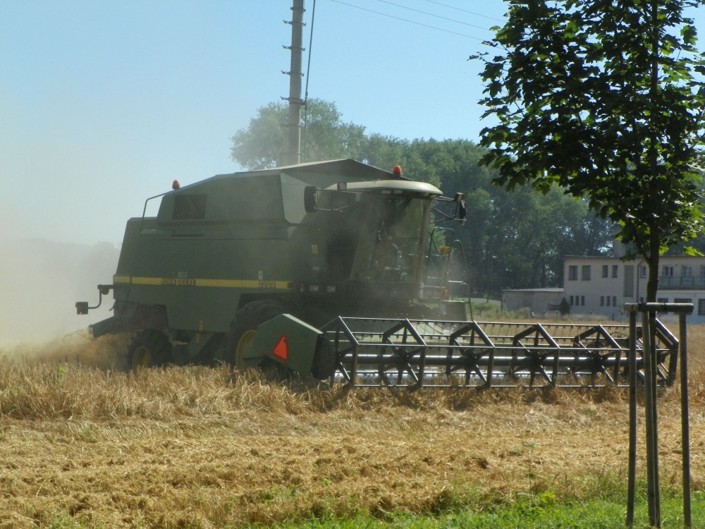 John Deere (Plná velikost v novém okně) John Deere
